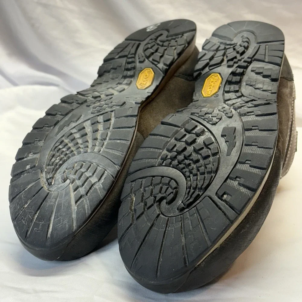 Garmont Sticky Weekend Hiking Shoes Mens Sz US 10 Gore Tex Vibram Suede GorpCore